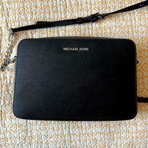 Michael Kors Cross Body - black and silver